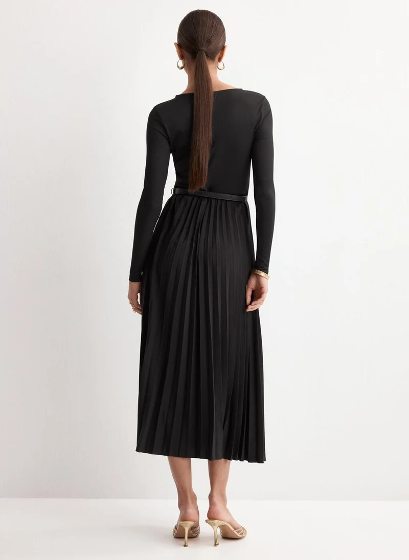 مانجو Flared midi-dress with belt